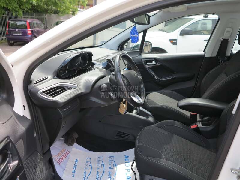 Peugeot 208 1.2 B ALLURE