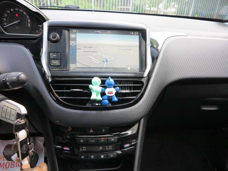 Peugeot 208 1.2 B ALLURE