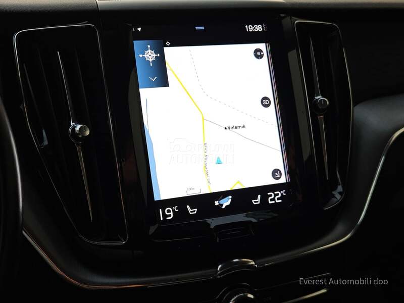 Volvo XC60 2.0D4/MOMENTUM/