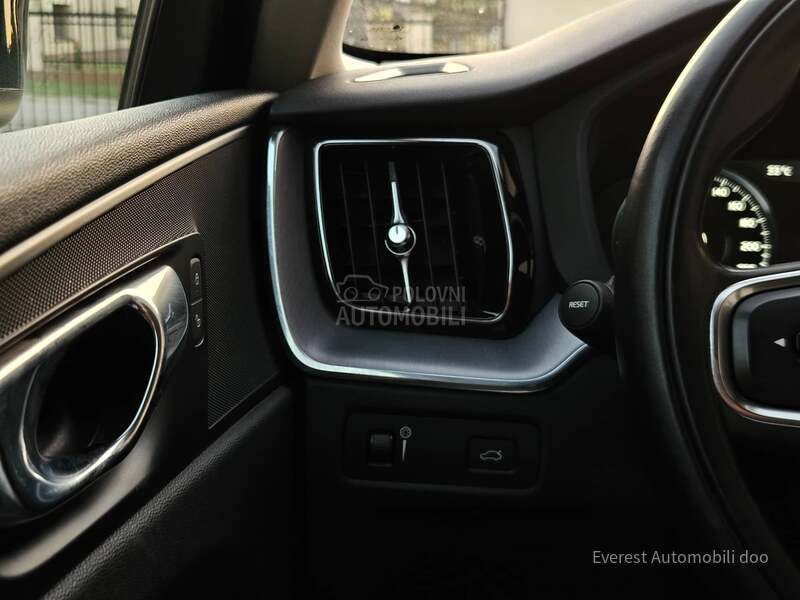 Volvo XC60 2.0D4/MOMENTUM/