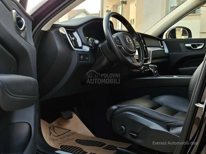 Volvo XC60 2.0D4/MOMENTUM/