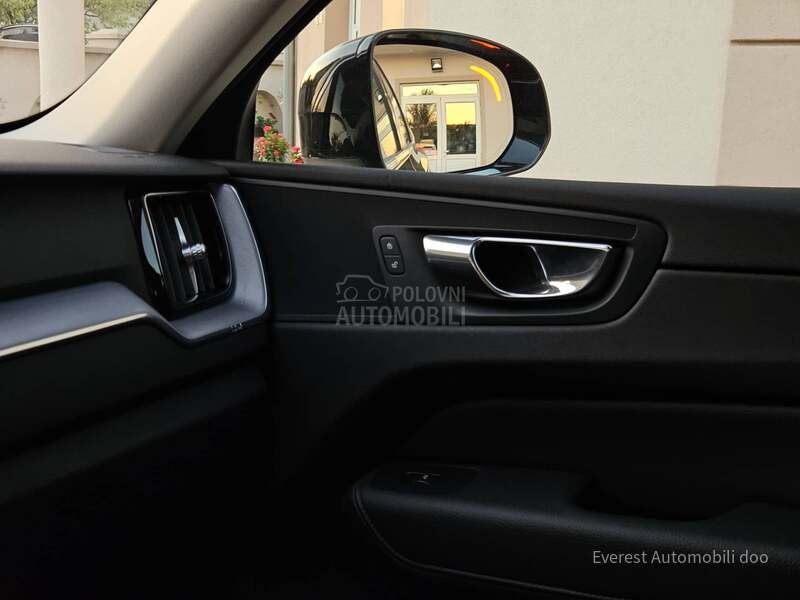 Volvo XC60 2.0D4/MOMENTUM/