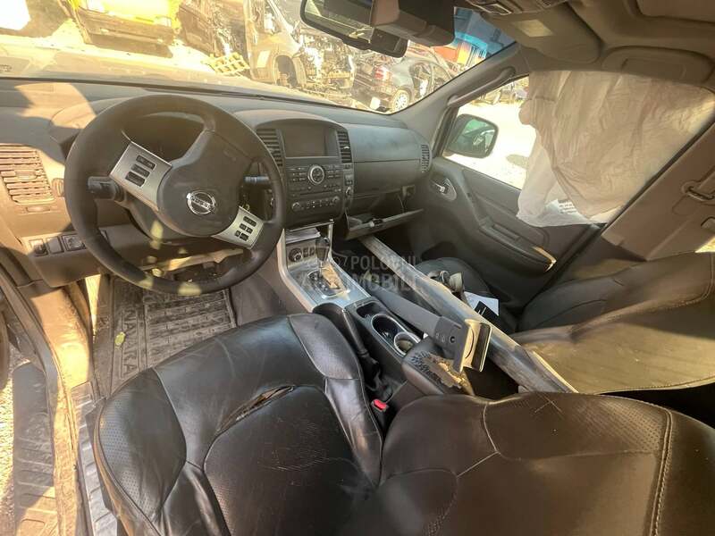 Nissan Navara V9X 2011. god. -  kompletan auto u delovima