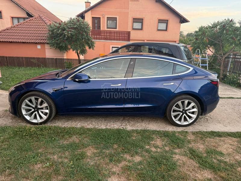 Tesla Model 3 long Range