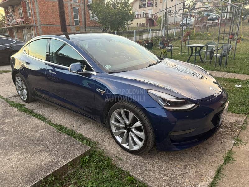 Tesla Model 3 long Range
