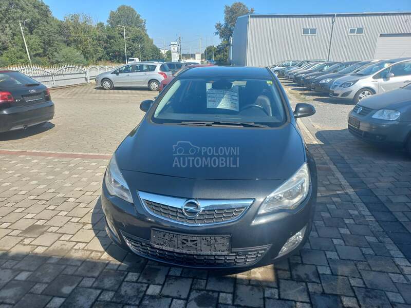 Opel Astra J 