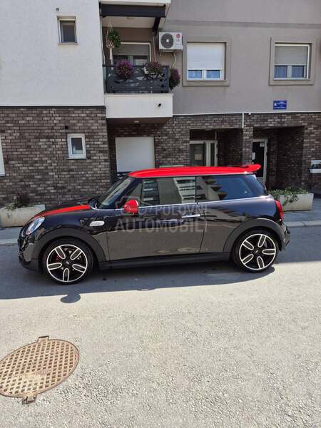 MINI Cooper S JCW za pocetnike