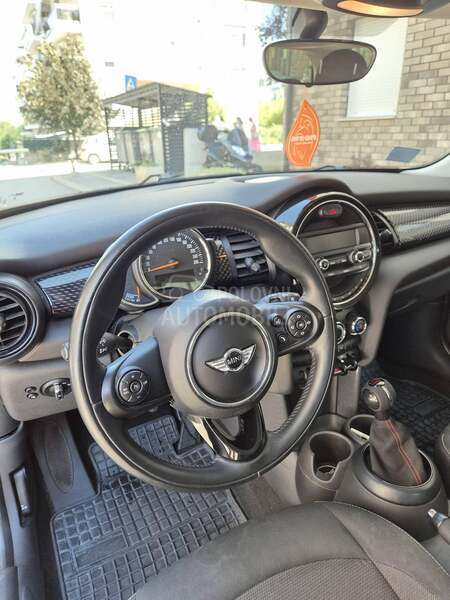 MINI Cooper S JCW za pocetnike