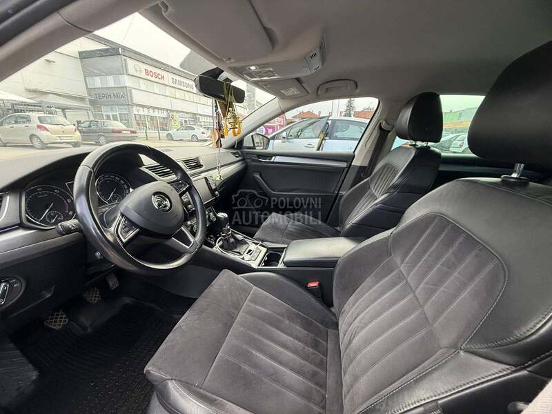 Škoda Superb 4x4, alkantara sed.