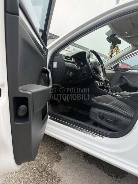 Škoda Superb 4x4, alkantara sed.