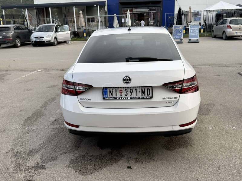 Škoda Superb 4x4, alkantara sed.