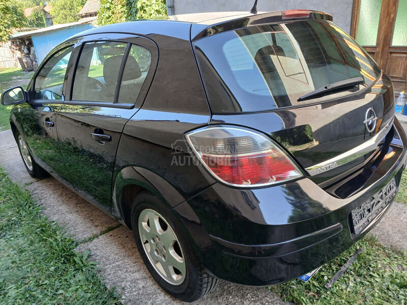 Opel Astra H 