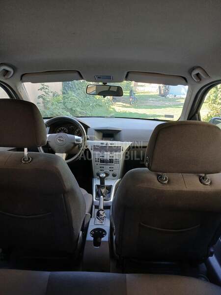 Opel Astra H 