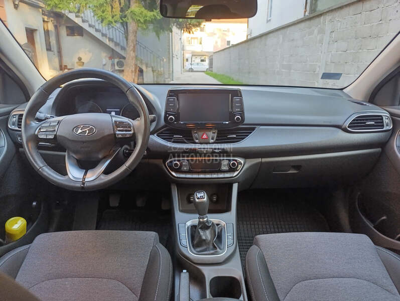 Hyundai i30 1.5 DPI STYLE A
