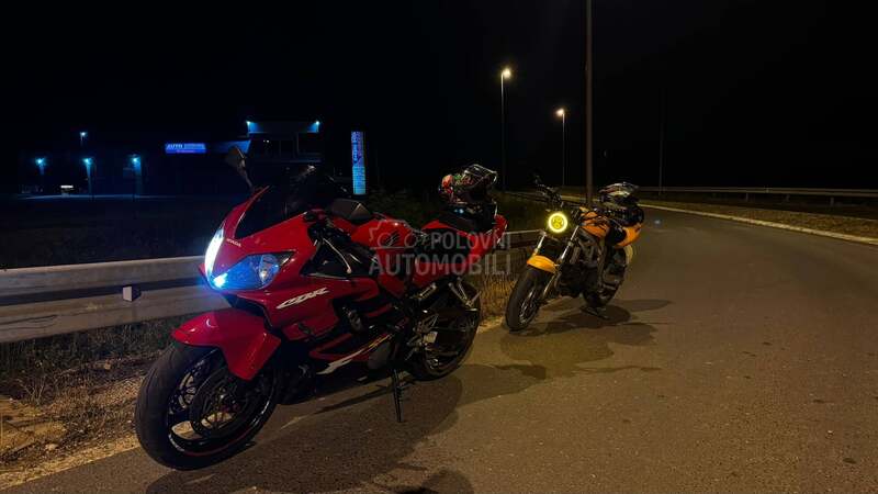 Honda CBR600F4i SV400