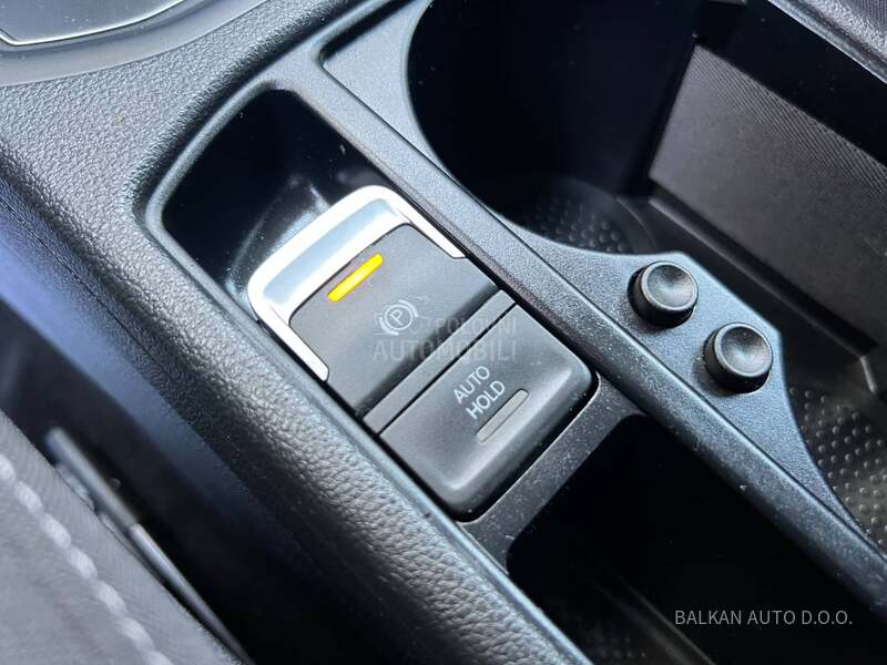 Volkswagen Touran 2.0 TDI/NAV/KAM/DSG