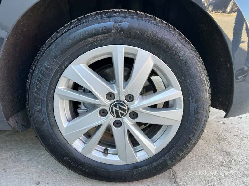 Volkswagen Touran 2.0 TDI/NAV/KAM/DSG
