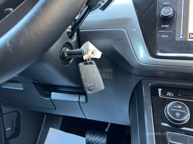 Volkswagen Touran 2.0 TDI/NAV/KAM/DSG