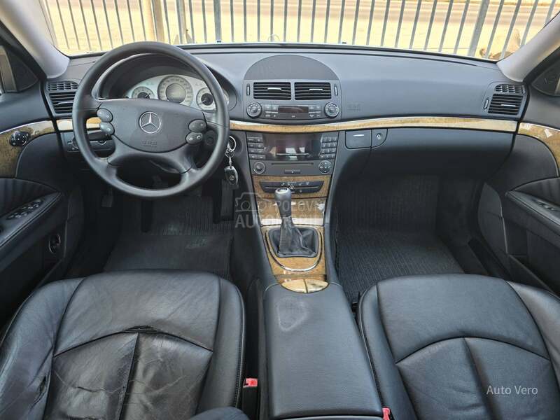 Mercedes Benz E 220 CDI