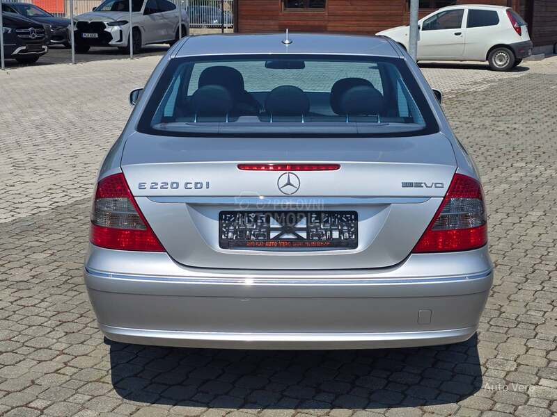 Mercedes Benz E 220 CDI