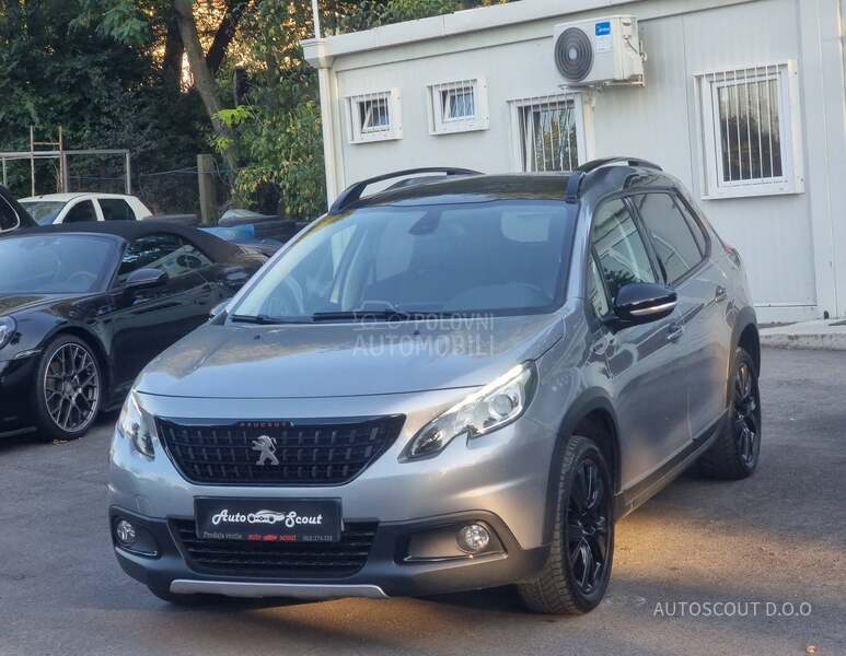 Peugeot 2008 1.2 GT Line PANO