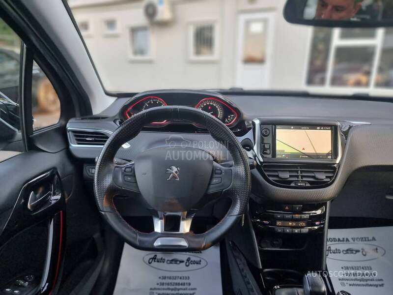 Peugeot 2008 1.2 GT Line PANO
