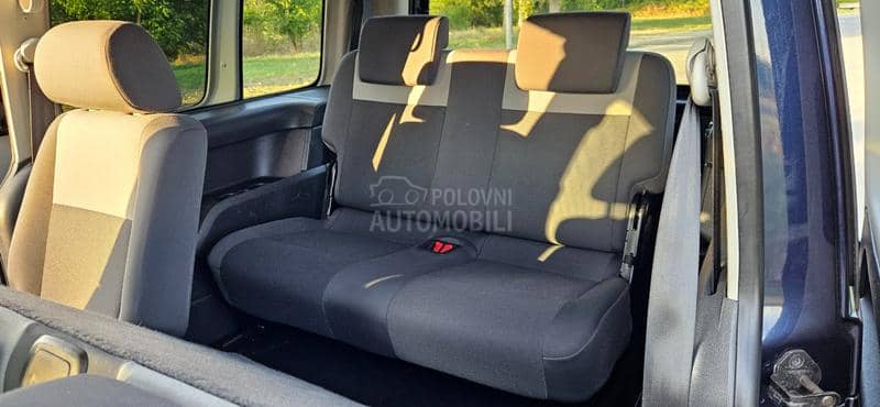 Volkswagen Caddy 1.6D DSG MAXI