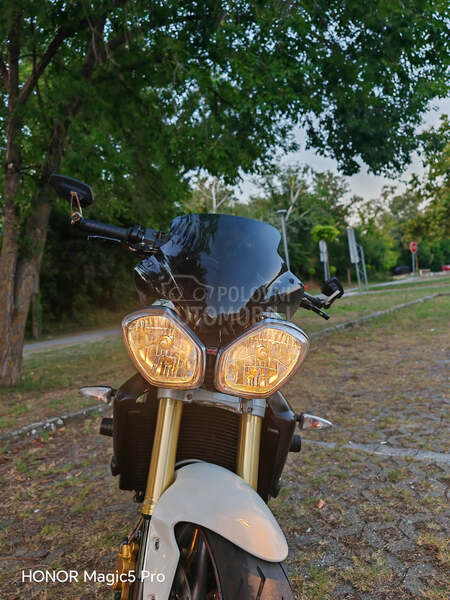 Triumph Street Triple 675