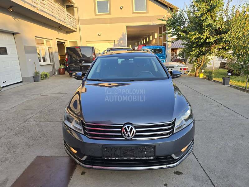 Volkswagen Passat B7 1.6TDI//HIGHLINE//