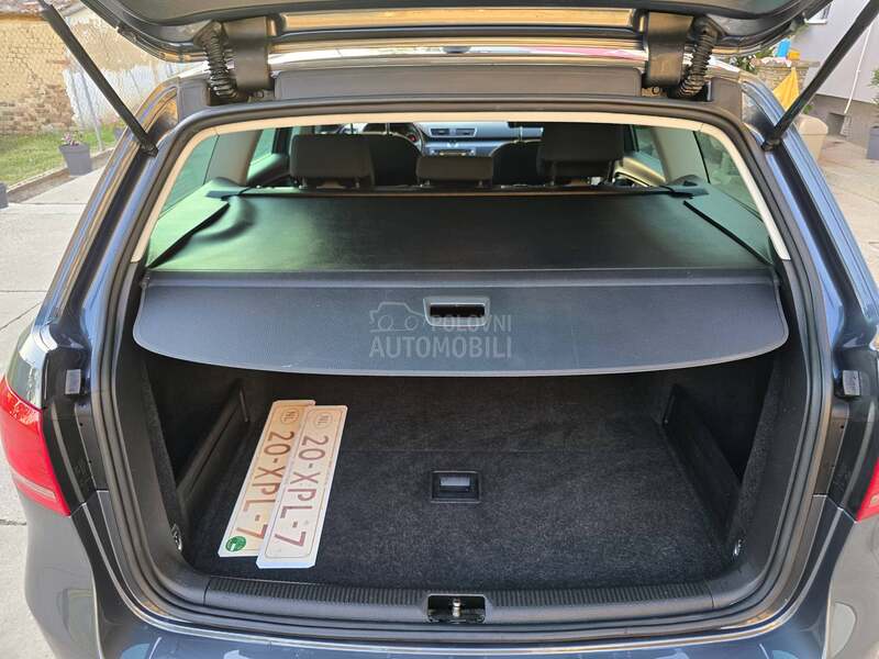 Volkswagen Passat B7 1.6TDI//HIGHLINE//