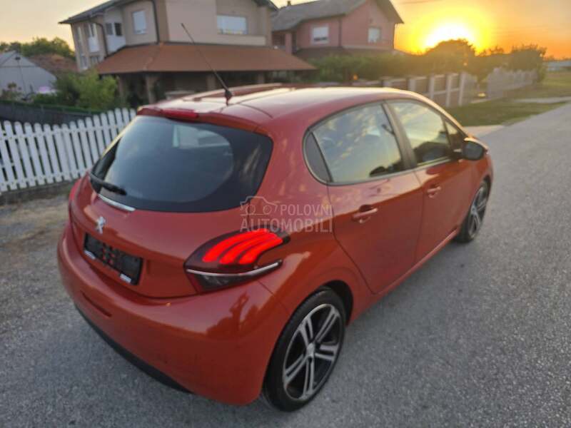 Peugeot 208 1.2