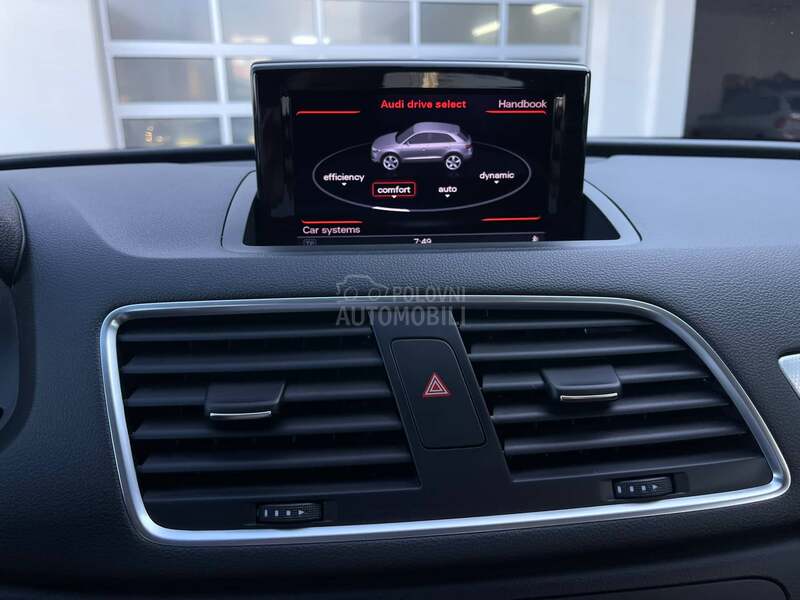 Audi Q3 EXCLUSIVE S-TRONIC