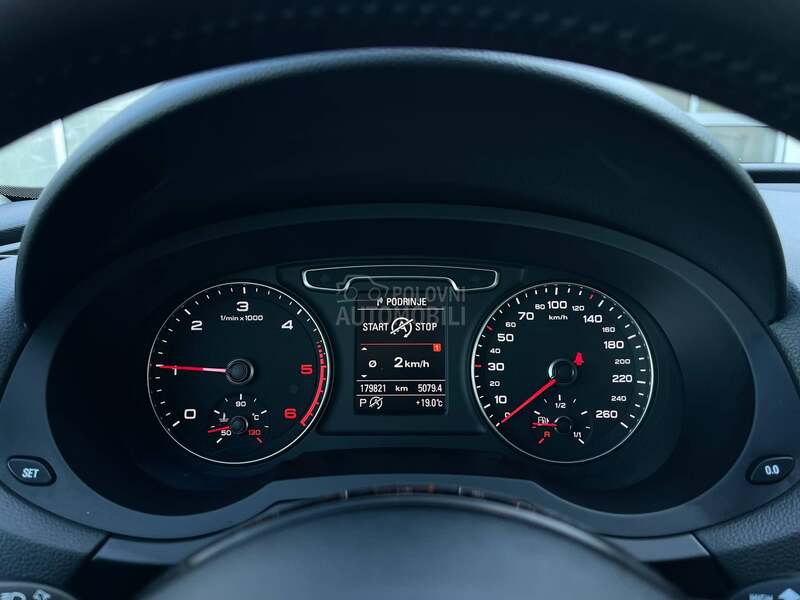 Audi Q3 EXCLUSIVE S-TRONIC