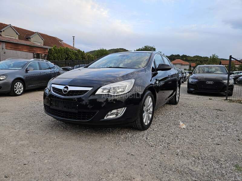 Opel Astra J 1.7 cdti Rezervisan