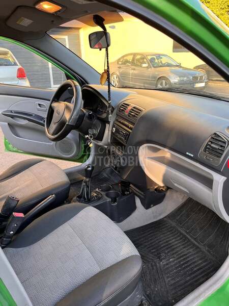 Kia Picanto lux