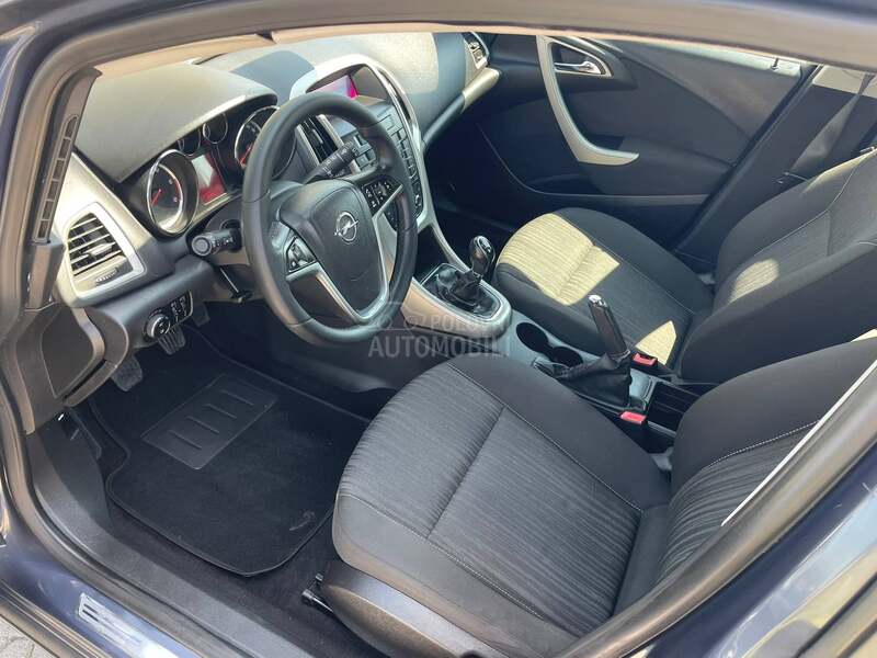 Opel Astra J 1.7cdti NOVA