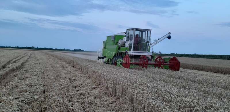 Claas Dominator 80