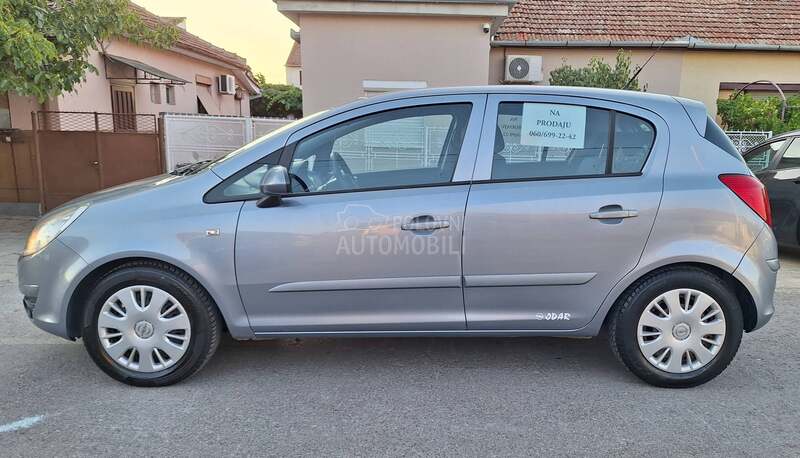 Opel Corsa D 1,4 OČUVANA