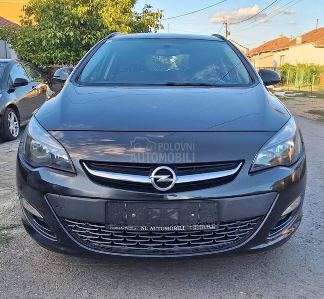 Opel Astra J 1,4 OČUVANA
