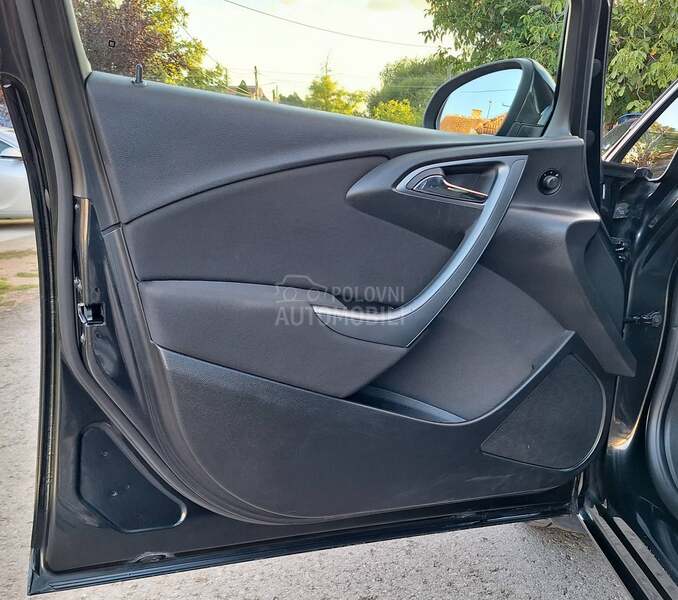 Opel Astra J 1,4 OČUVANA
