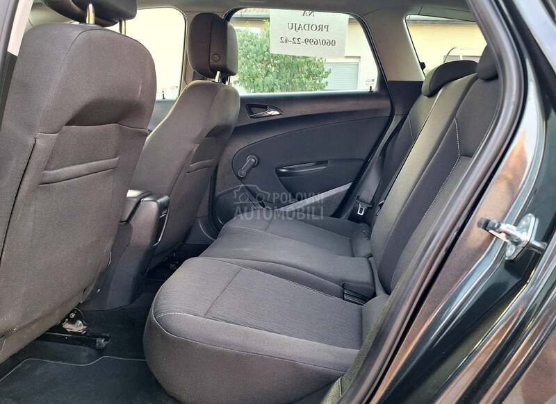 Opel Astra J 1,4 OČUVANA
