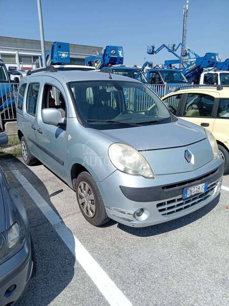 Renault Kangoo 2010. god. -  kompletan auto u delovima