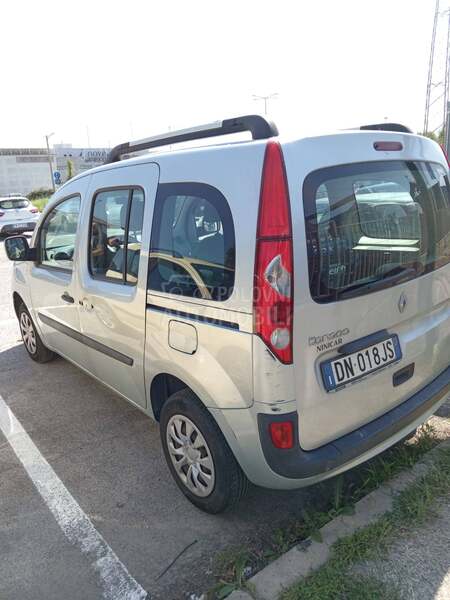 Renault Kangoo 2010. god. -  kompletan auto u delovima