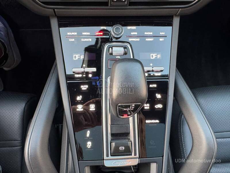 Porsche Cayenne e-hybrid platinum