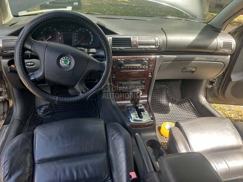 Škoda Octavia superb 2.8-30v