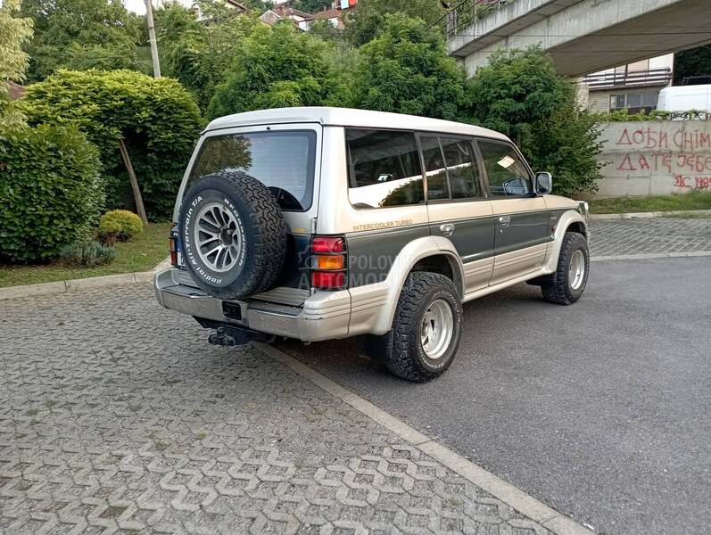 Mitsubishi Pajero 