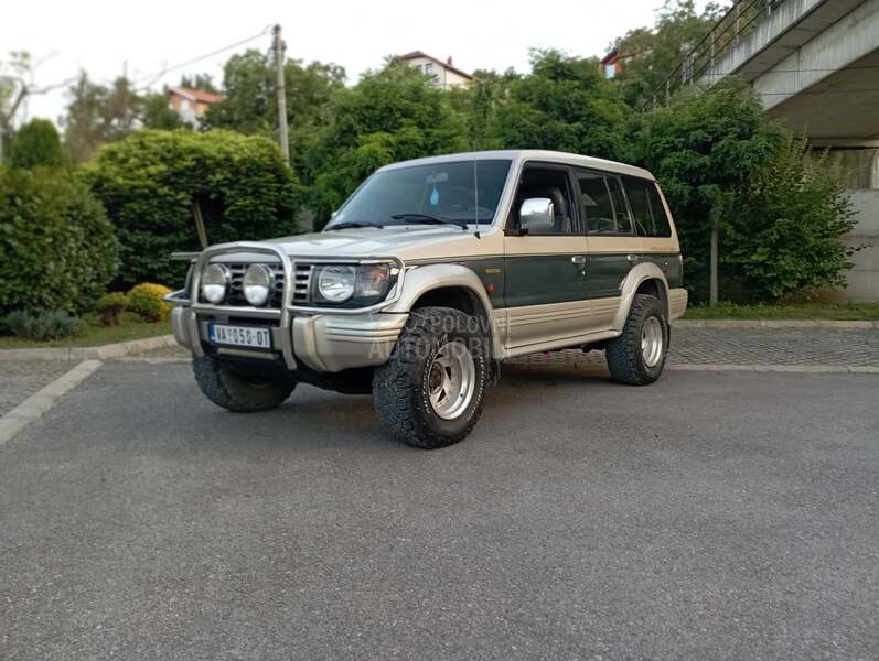 Mitsubishi Pajero 