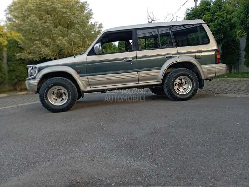 Mitsubishi Pajero 