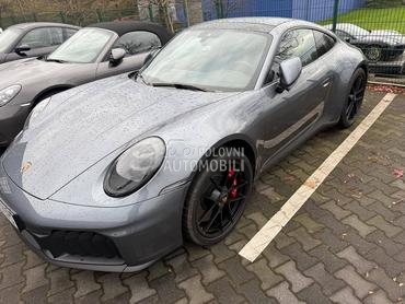 Porsche 911 Carrera 4 GTS LIFT