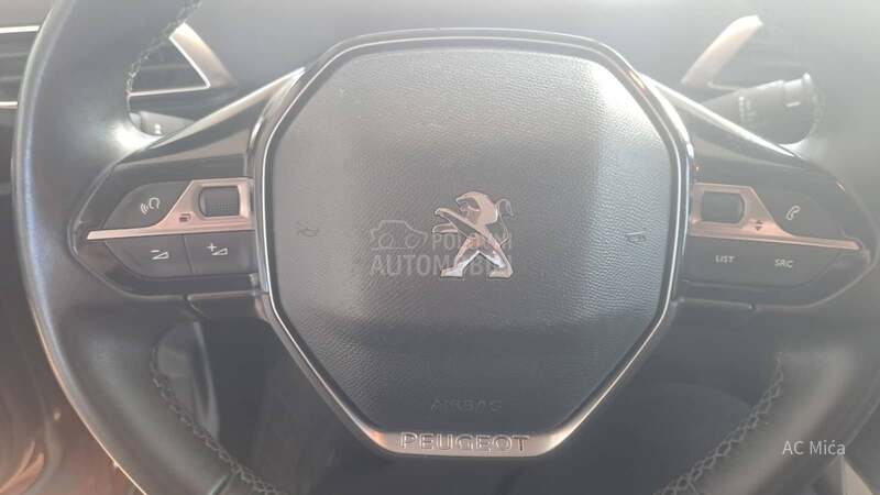 Peugeot 3008 1.5 BLU NAV ALU LED